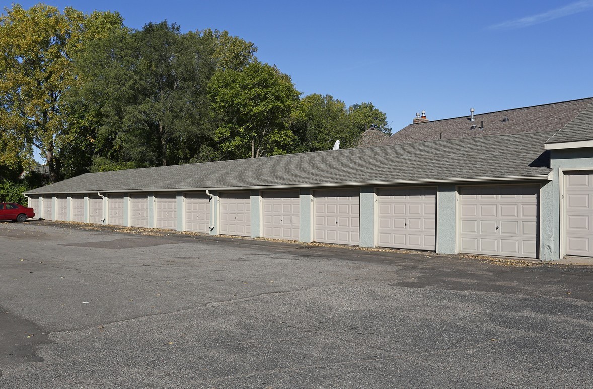 New Brighton Apartment: 2130 County Rd E