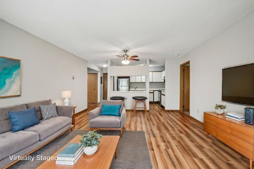 Cloverleaf Park Apartments – photo 1