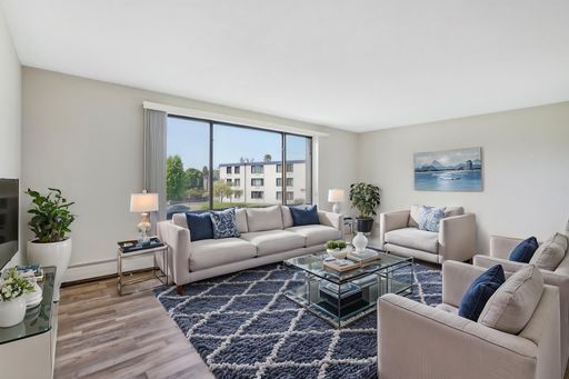Interlachen Court Apartments