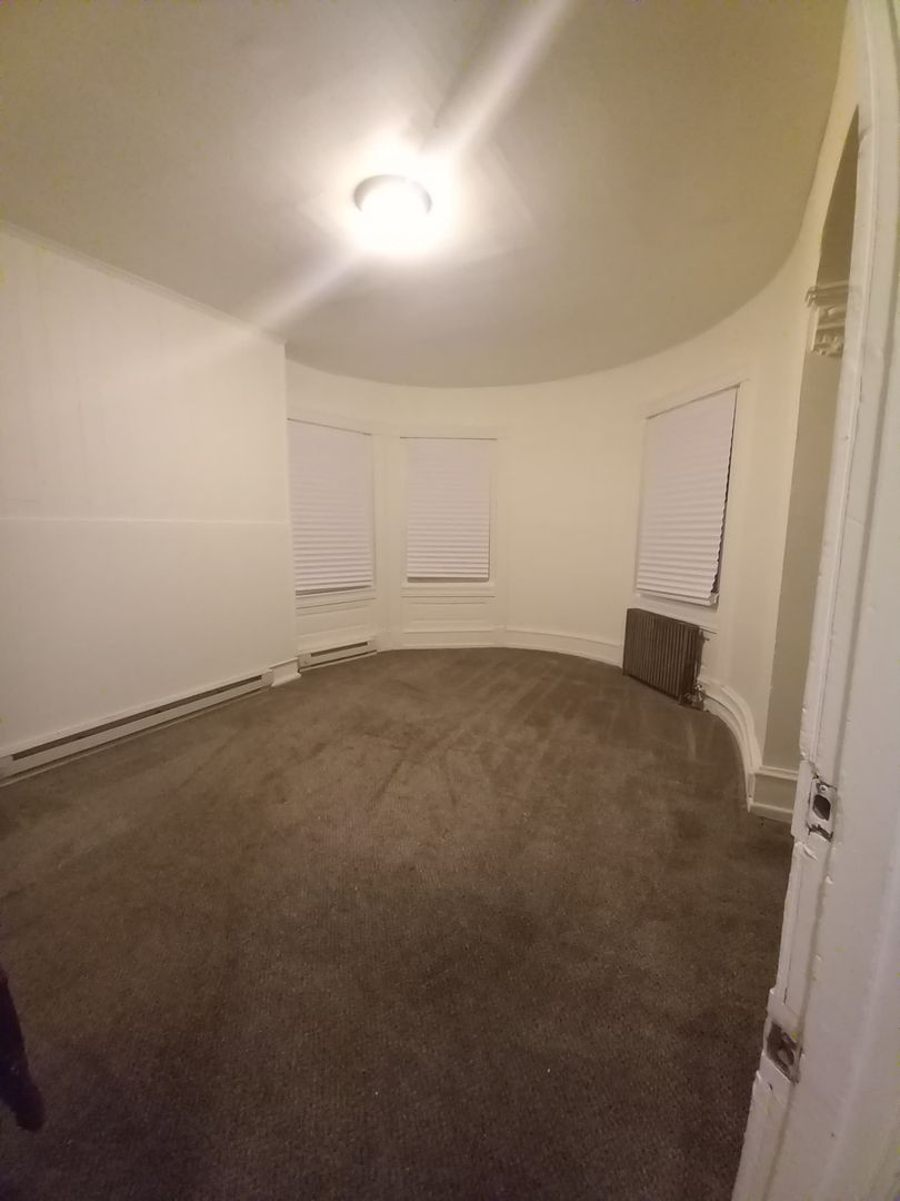 Norristown Apartment: 933 W Main Street