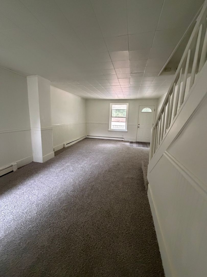 Coatesville House: 398 Valley Road