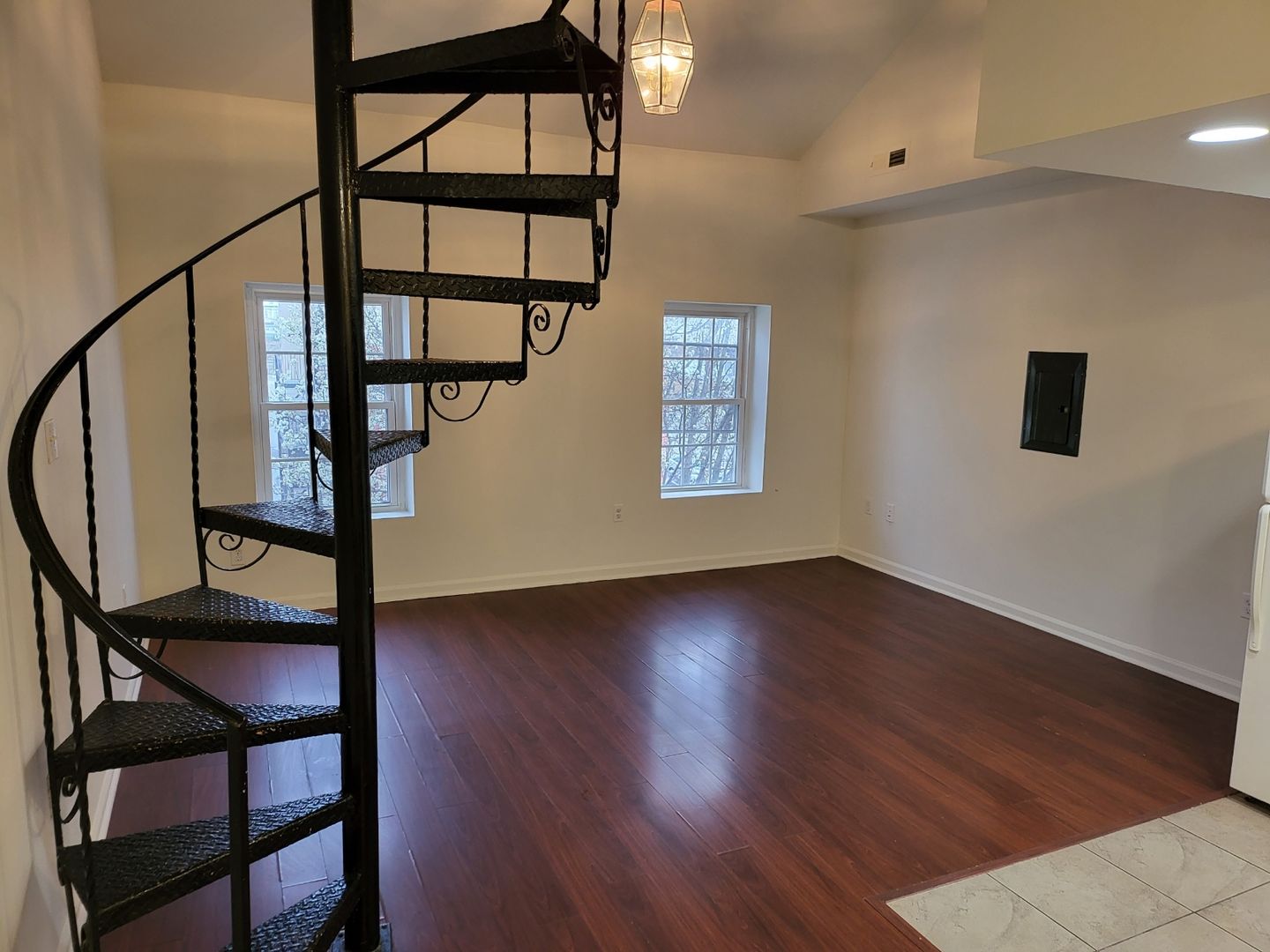 Norristown Apartment: 126 E Main Street