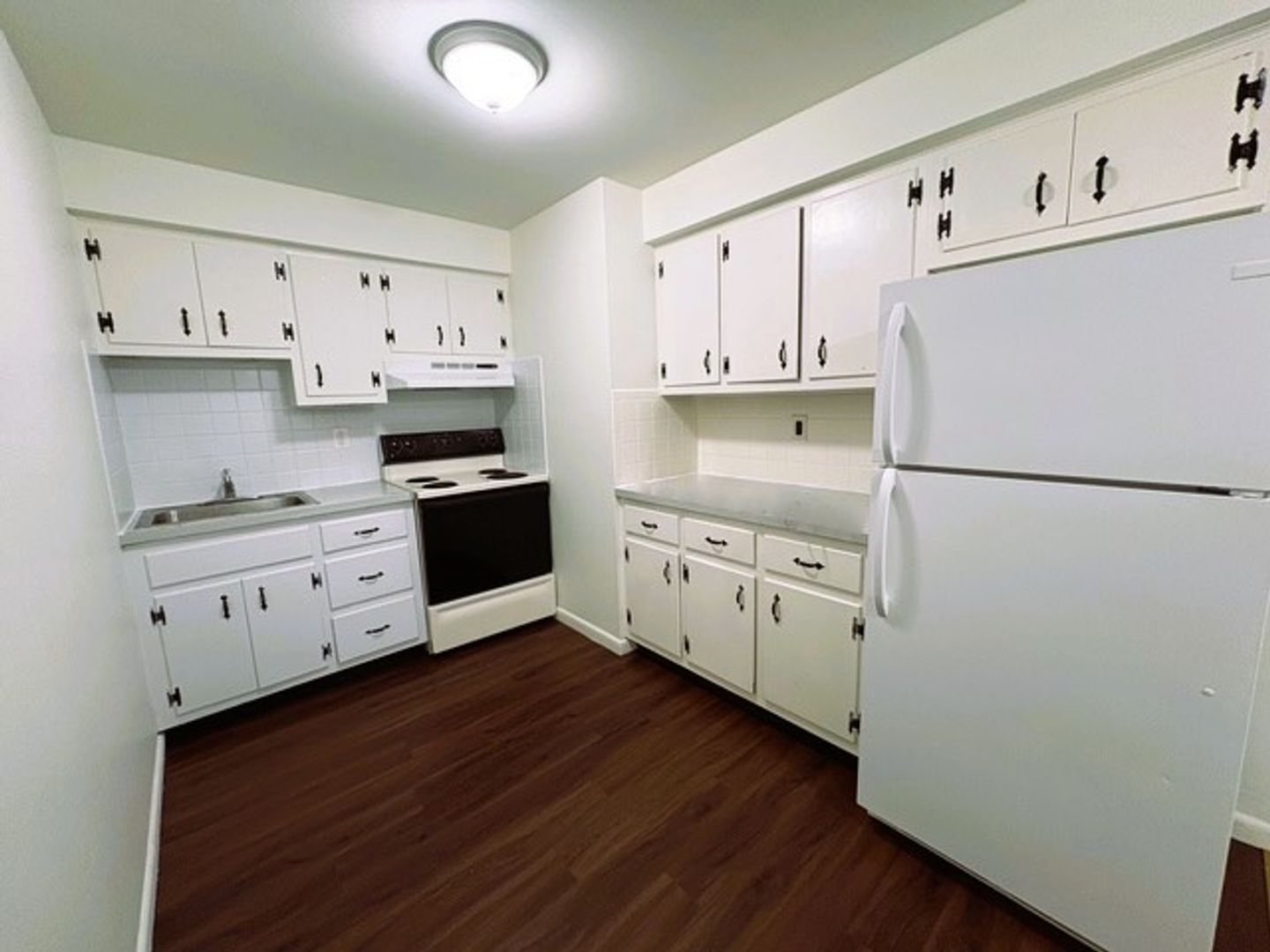 Norristown Apartment: 301 E Brown St