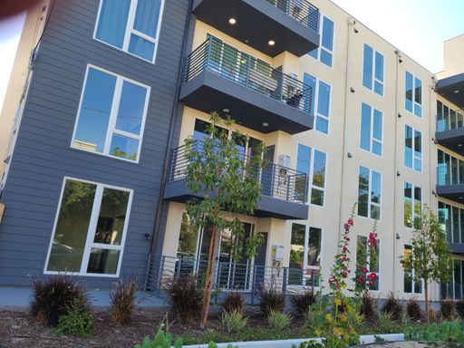 Luxury Apartment Building in North Hollywood. – photo 1