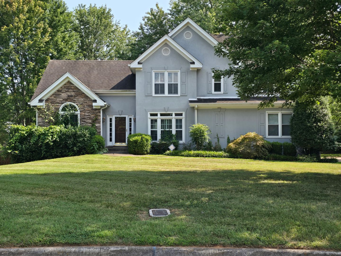 Clarksville House: 2710 Runnymeade Dr