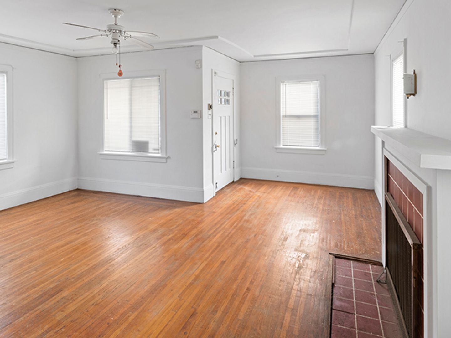 OAKLAND House: 5549 HARVEY AVENUE