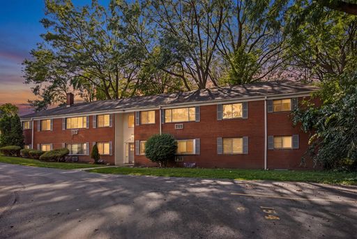 138 Woodhill Dr | Apt 10 | 1 BD/1 BA | Heat Included | ** New Security Deposit Alternative through Obligo!**