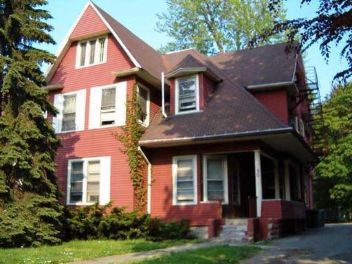 30 Oxford St | Apt 3 | 1 BD/1 BA | Second Floor | Hardwood Floors | Off-Street Parking | – photo 1