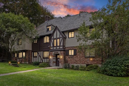 117 Highland Parkway | Apt 12 | Studio | Heat Included | Great Location – photo 1