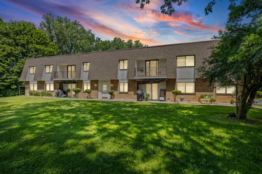 5 Stenwick Manor | Apt F | 2 BD/1 BA | In-Wall AC Unit | Heat Included | Dishwasher | Chili Area – photo 1