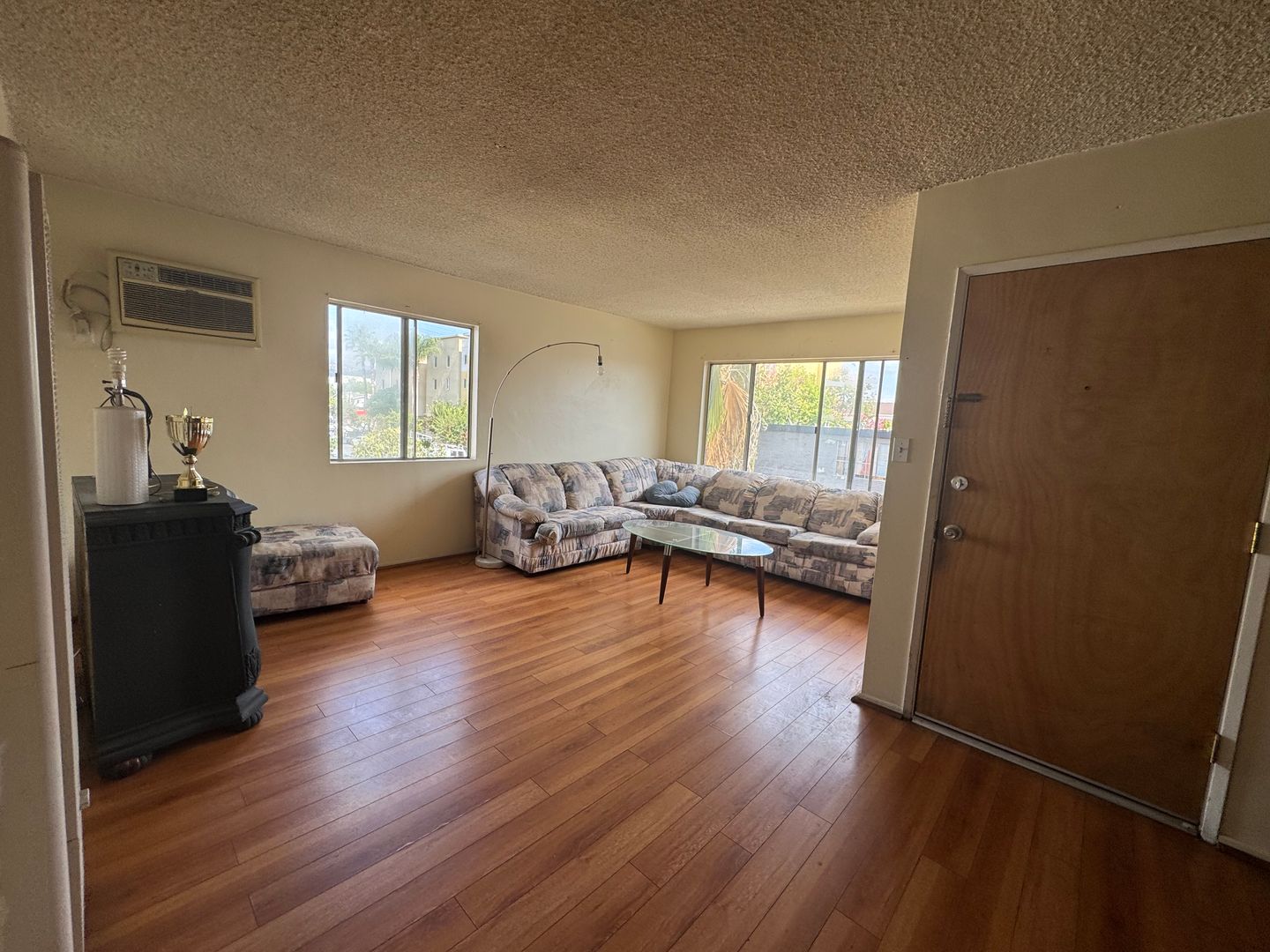 Los Angeles Apartment: 1025 N. Mariposa Avenue
