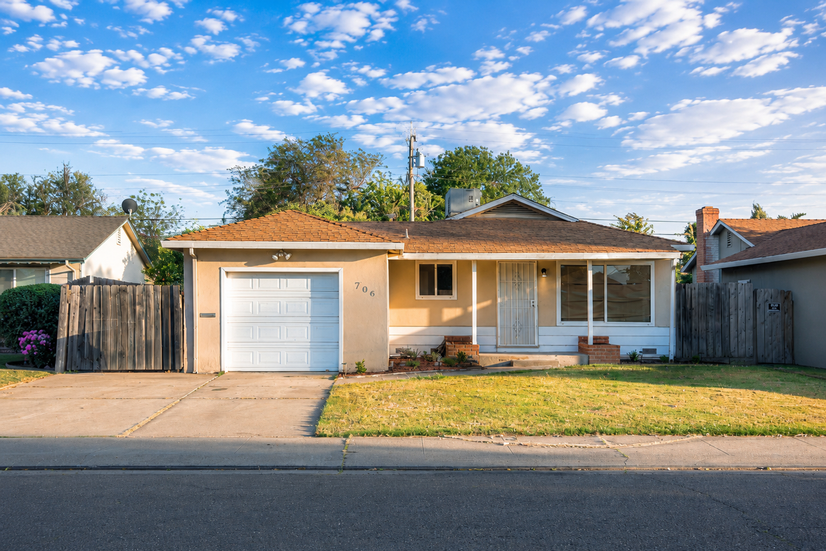 Stockton House: 706 Edan Avenue