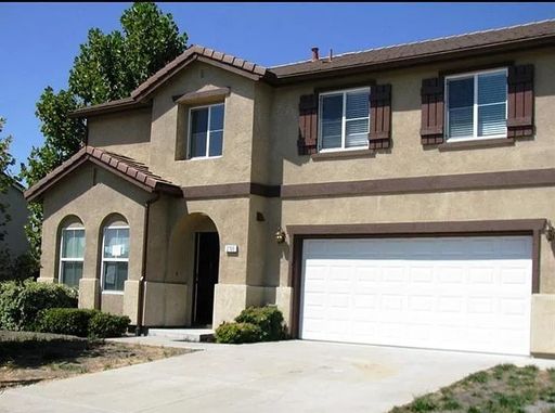 Spacious Well-Located Home - Possible Boat Parking – photo 1