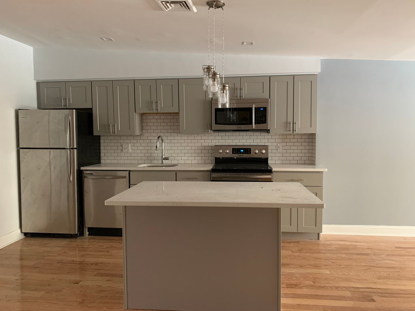 Philadelphia Apartment: 1935-37 Chestnut Street