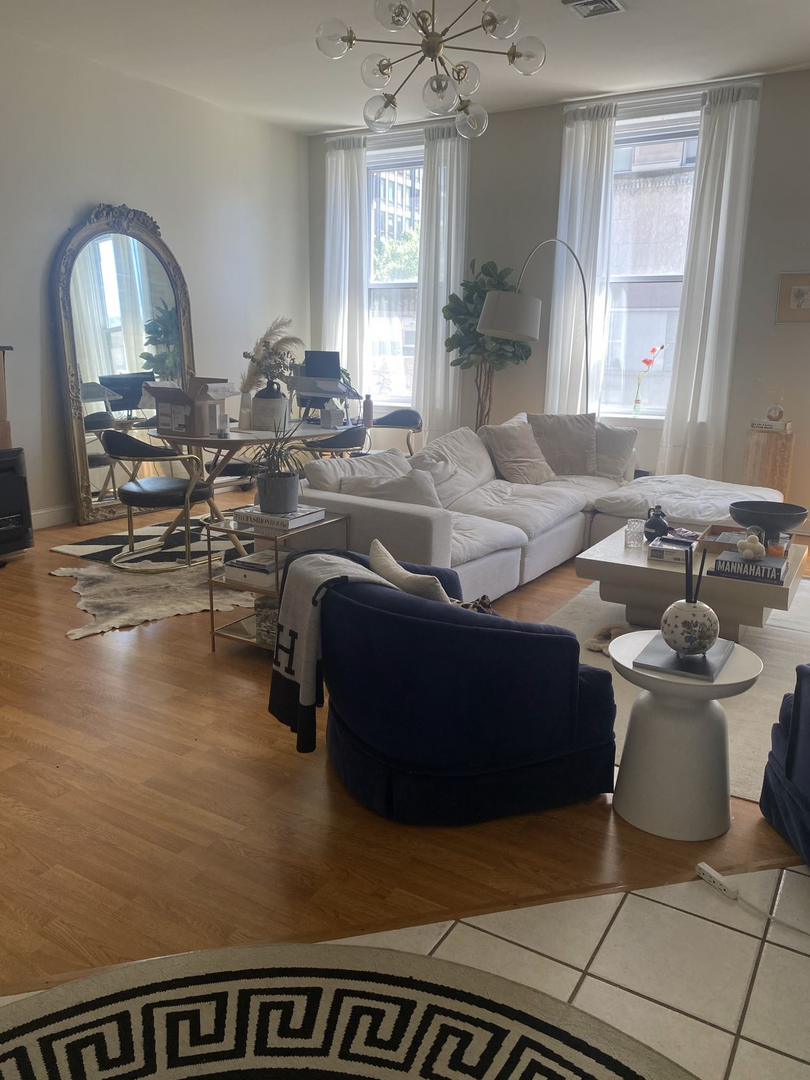 Philadelphia Apartment: 1935-37 Chestnut Street