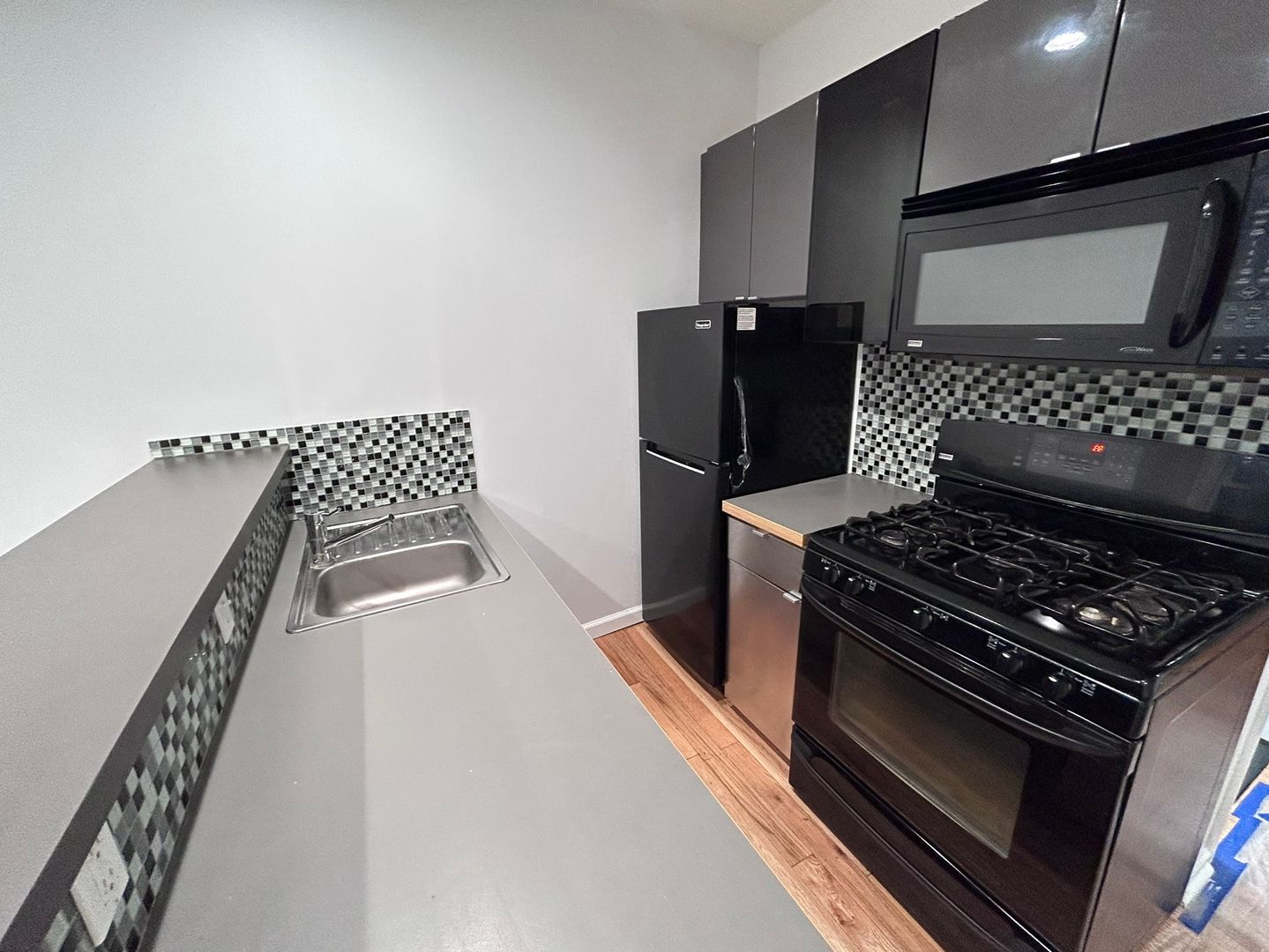 Philadelphia Apartment: 2216 Summer Street