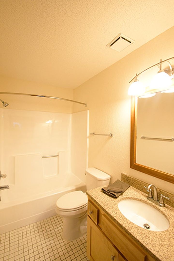 Burnsville Apartment: 501 E Burnsville Parkway