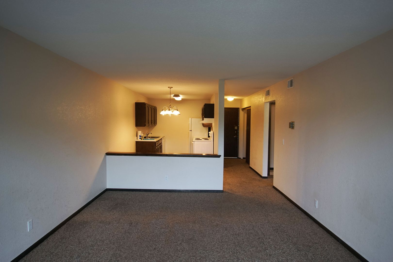 Saint Paul Apartment: 1260 Larpenteur Ave W