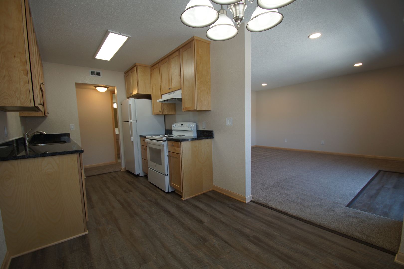 Saint Paul Apartment: 1280 Larpenteur Ave W