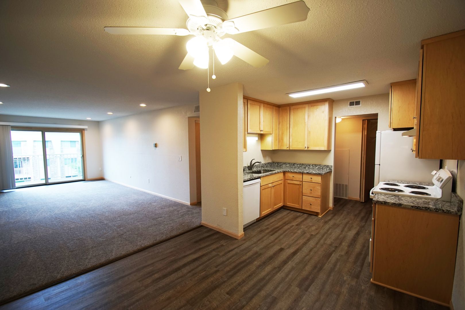 Saint Paul Apartment: 1280 Larpenteur Ave W