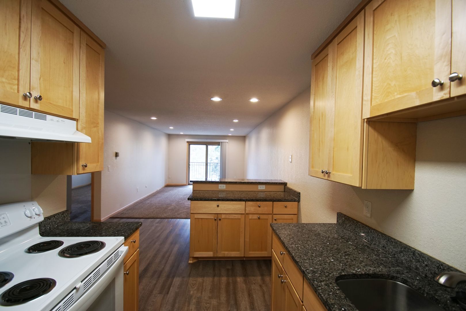 Saint Paul Apartment: 1270 Larpenteur Ave W