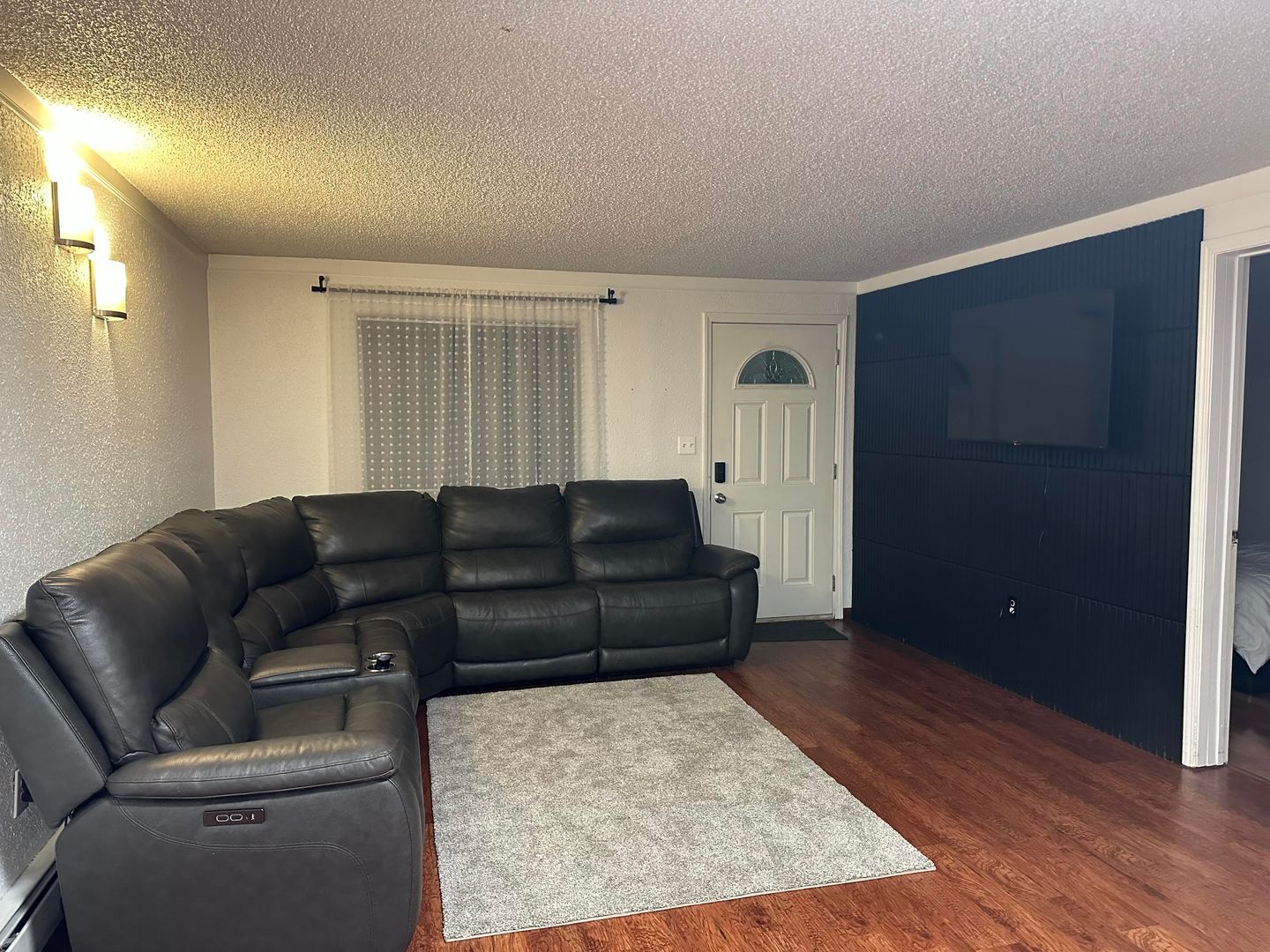 Fairbanks Apartment: 2010 Carr Ave