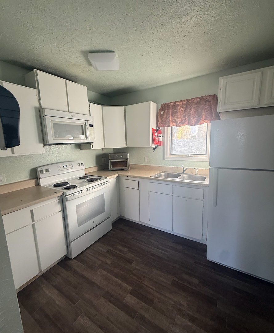 Fairbanks Apartment: 2126 Rickert St