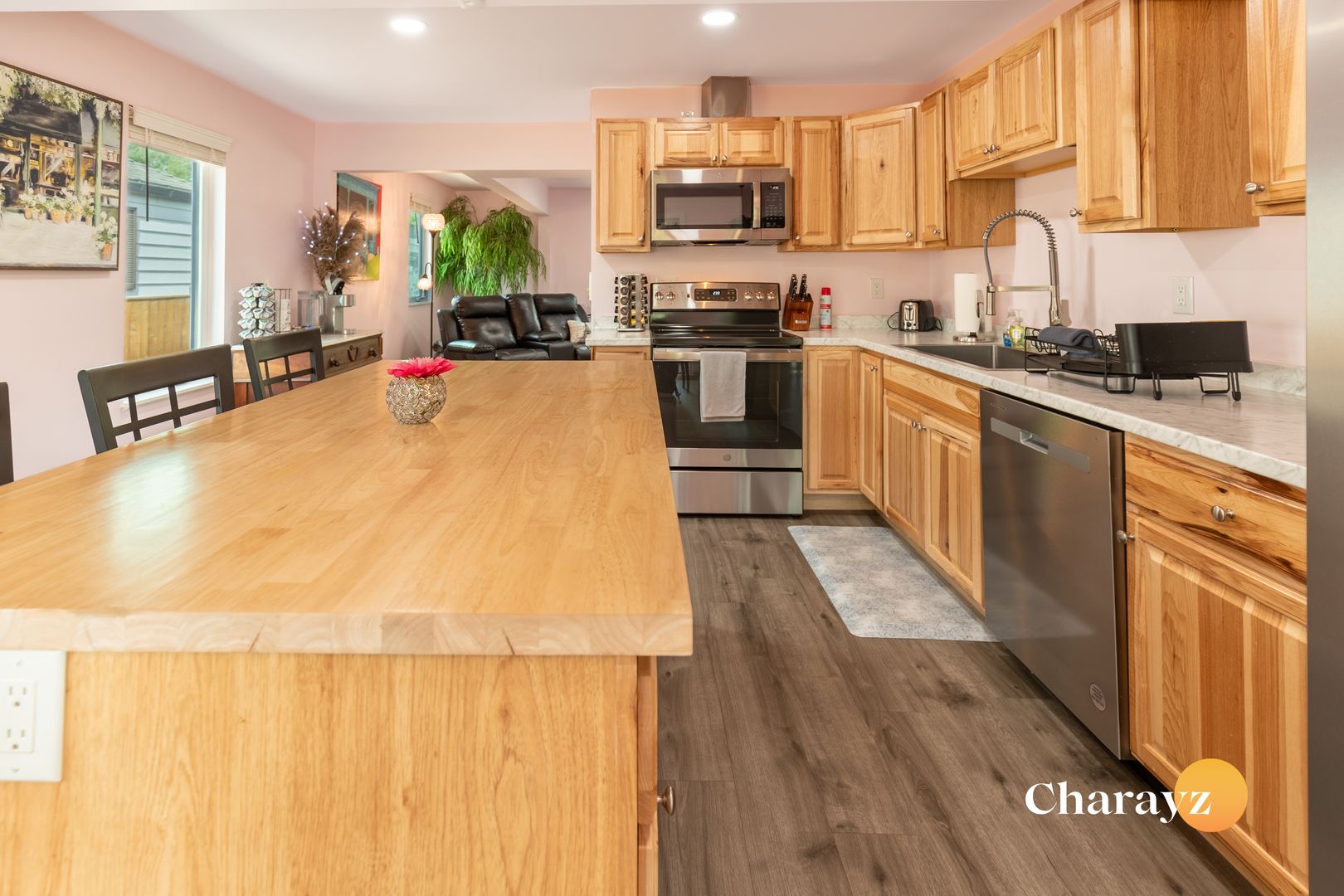 Fairbanks Apartment: 799 8th Avenue
