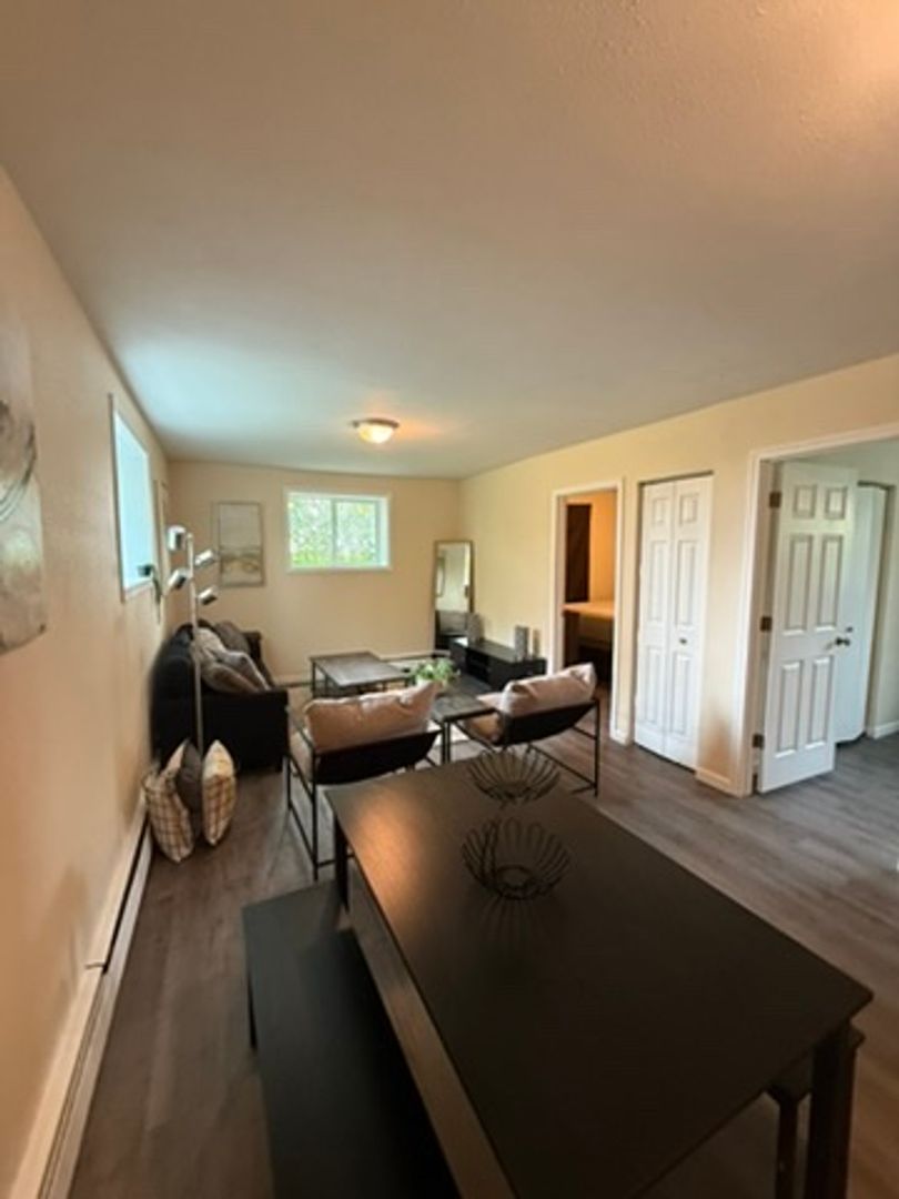 Fairbanks Apartment: 1516 Buttercup Street