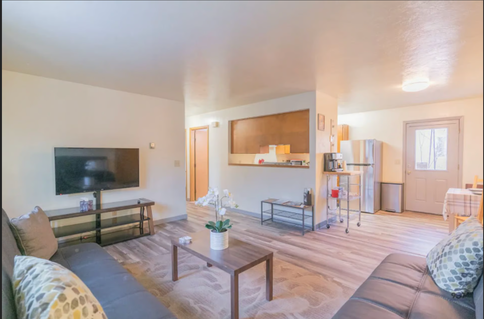 Fairbanks Apartment: 1032 28th Avenue