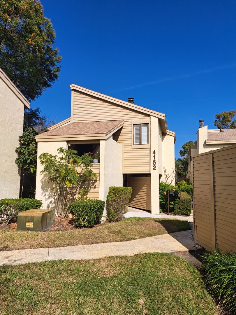 Tampa Condo: 4152 Pine Lake Lane