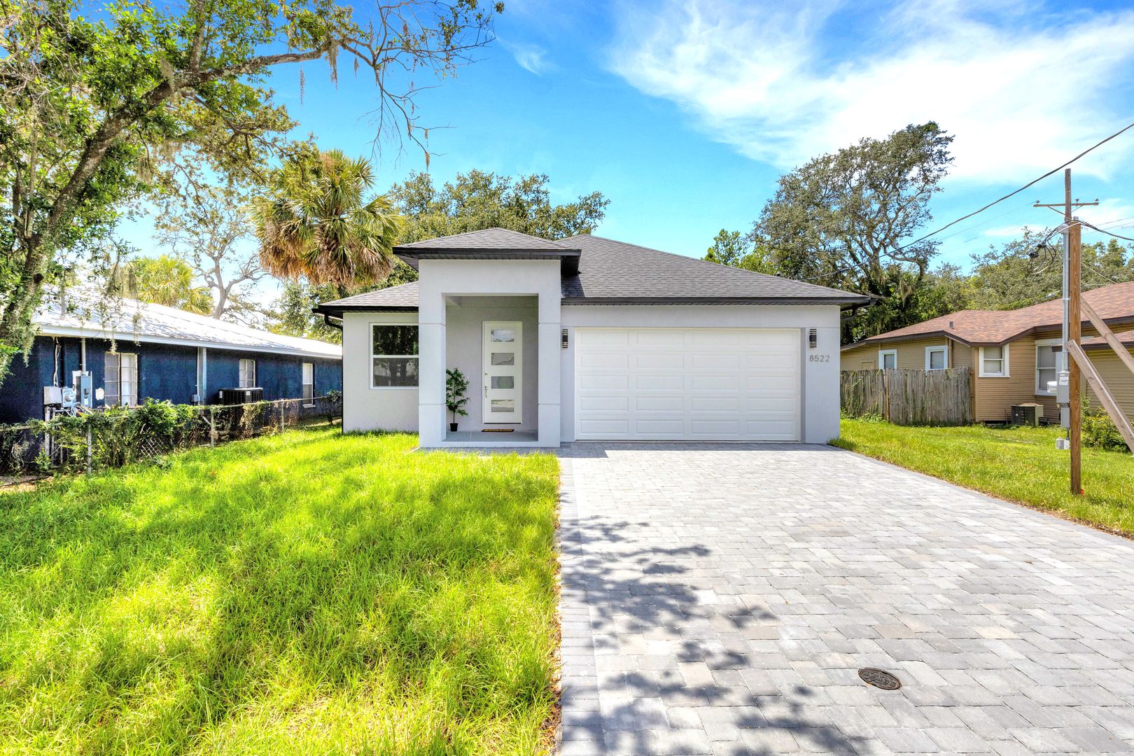 Tampa House: 8522 N Blvd