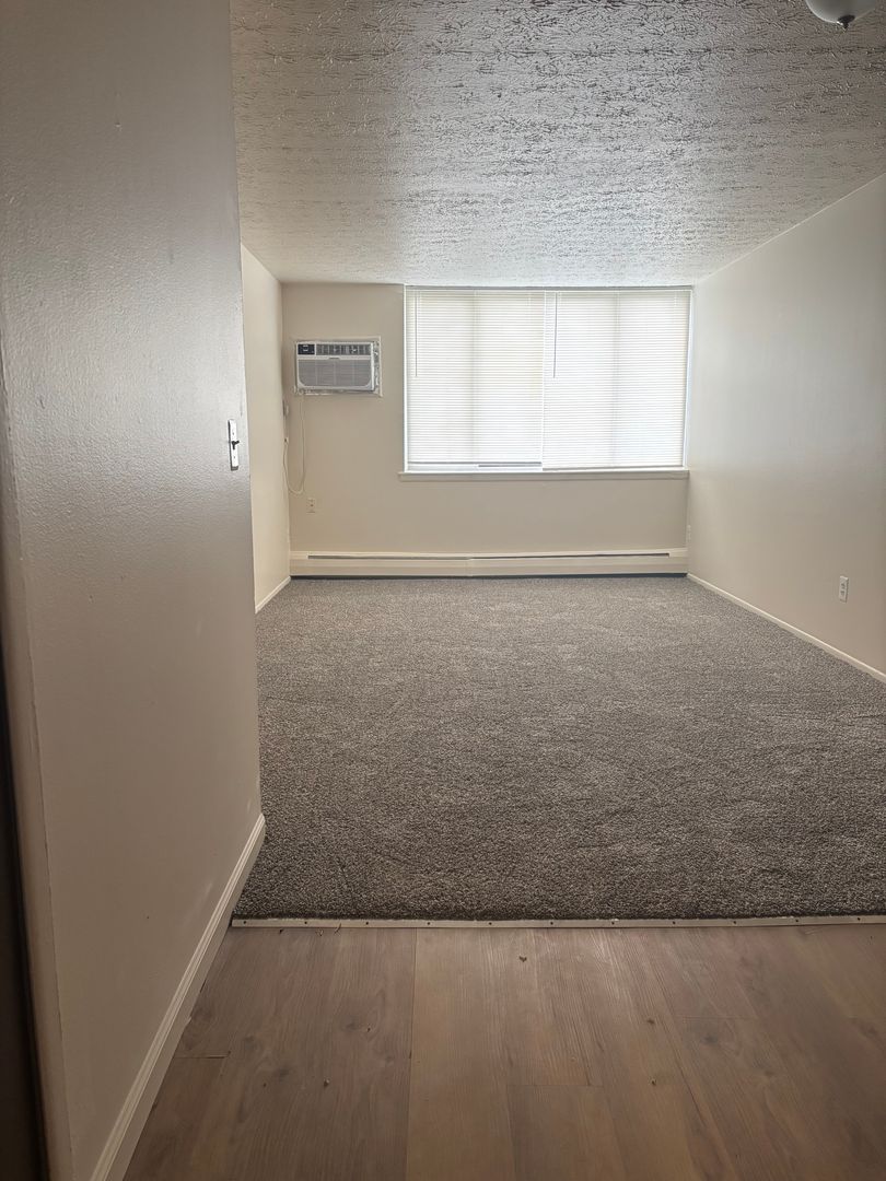 Detroit Apartment: 20500 Goddard