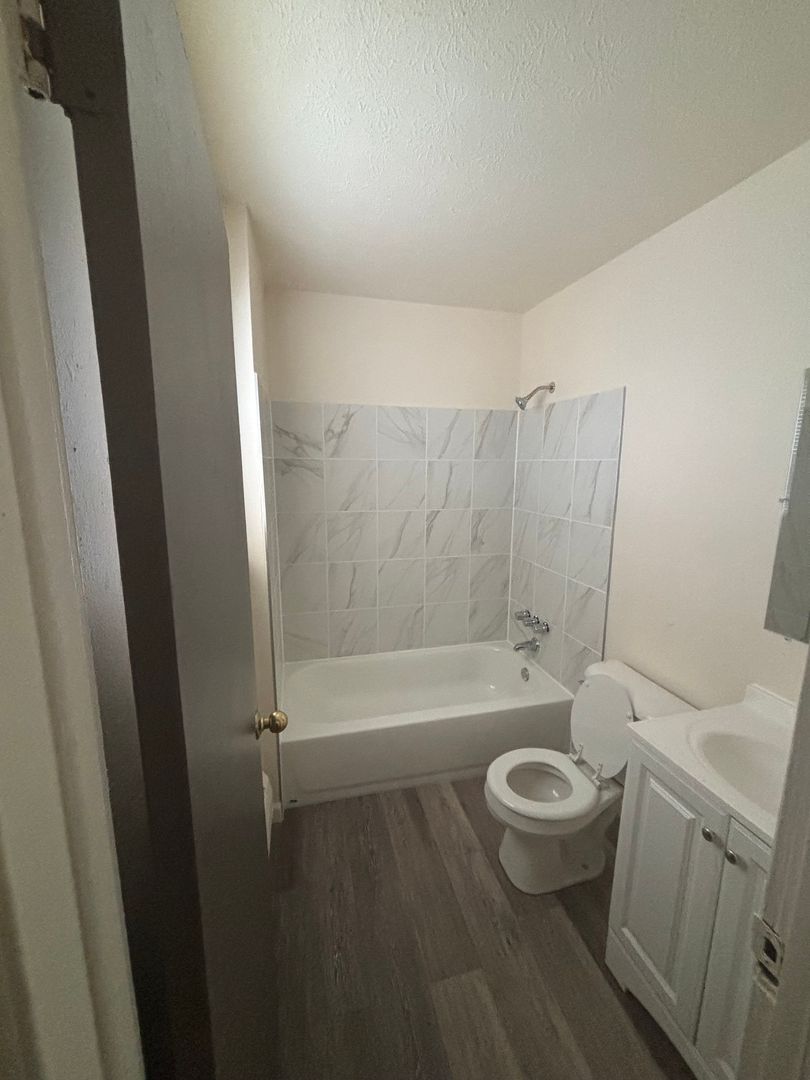 Detroit Apartment: 2640 E. 8 Mile Rd.