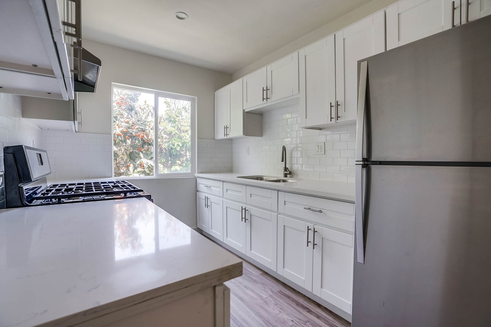 Los Angeles Apartment: 4037 W. 28th St