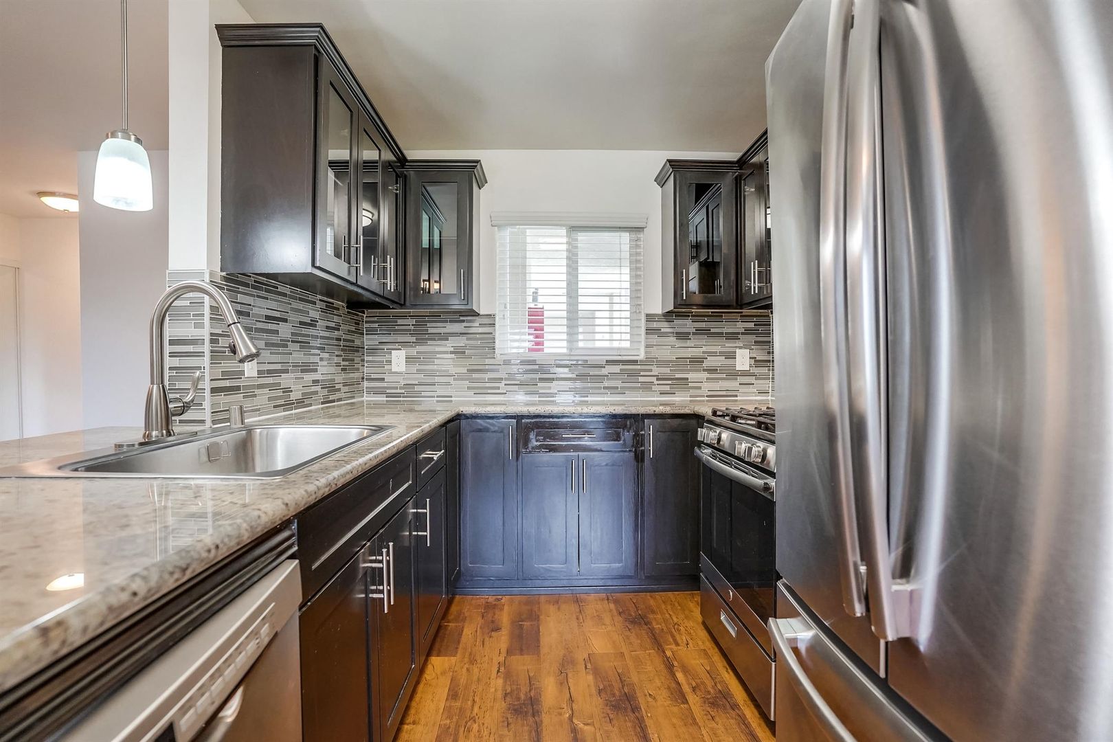 Inglewood Apartment: 821 N. Austin Ave