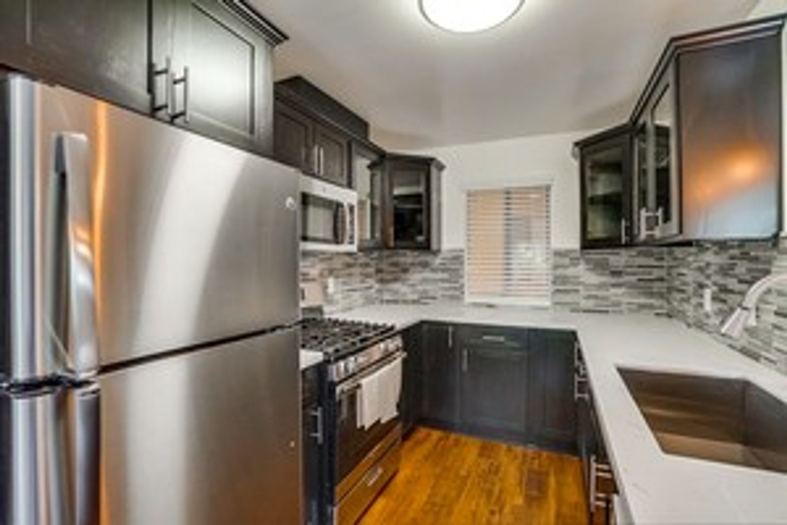 Inglewood Apartment: 524 Venice Way