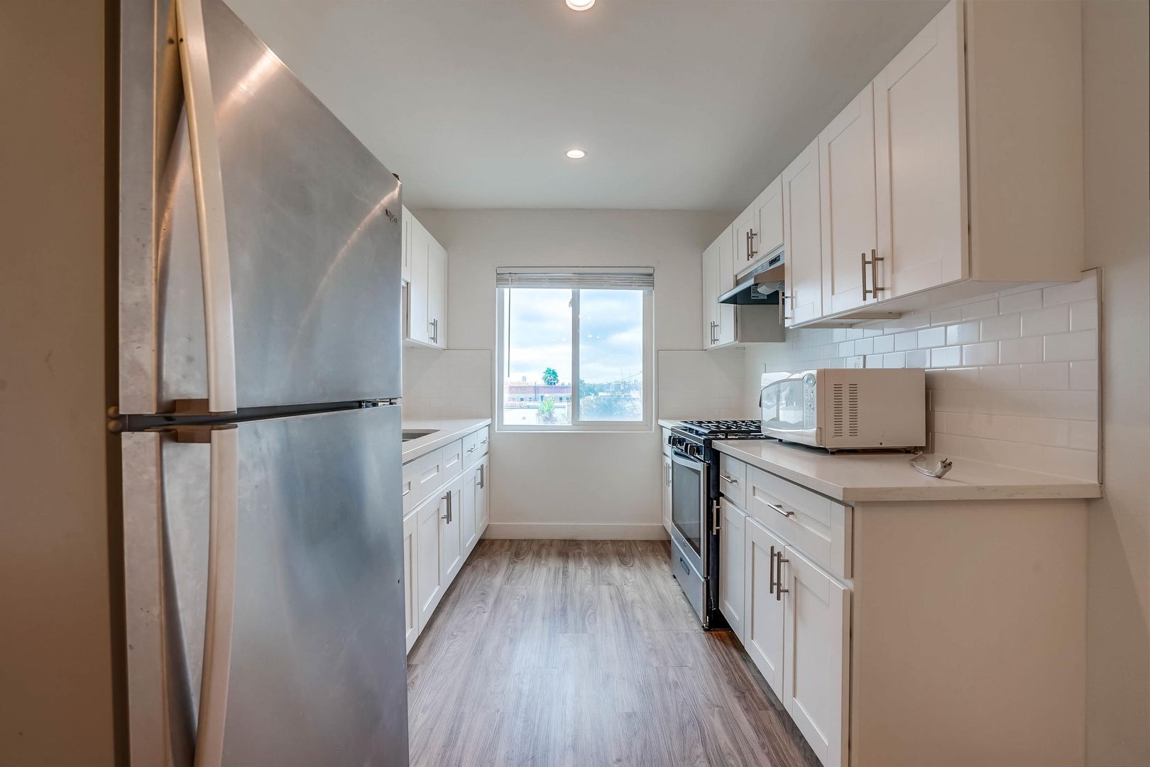 Los Angeles Apartment: 4037 W. 28th St