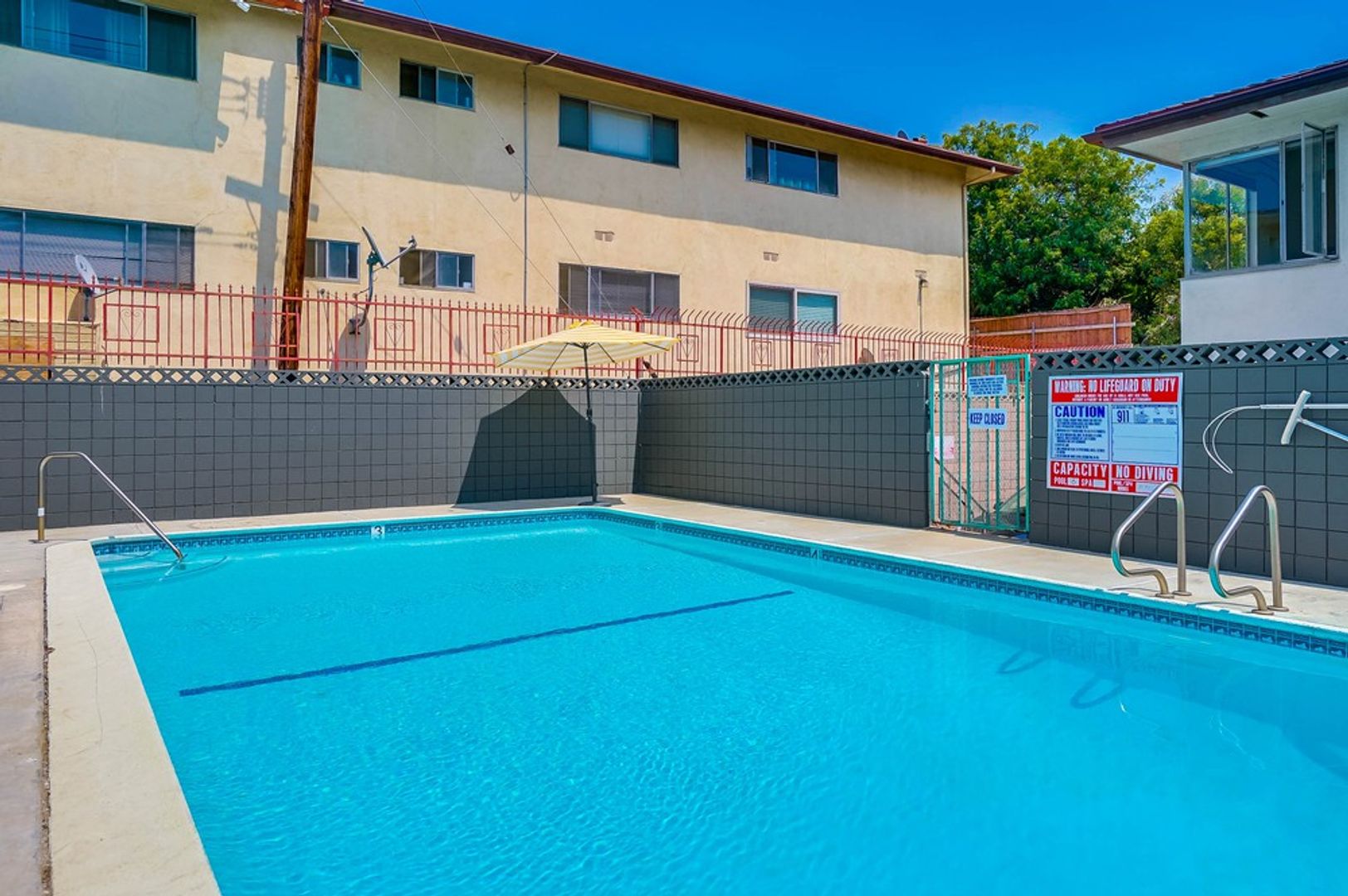 Inglewood Apartment: 544 Evergreen St