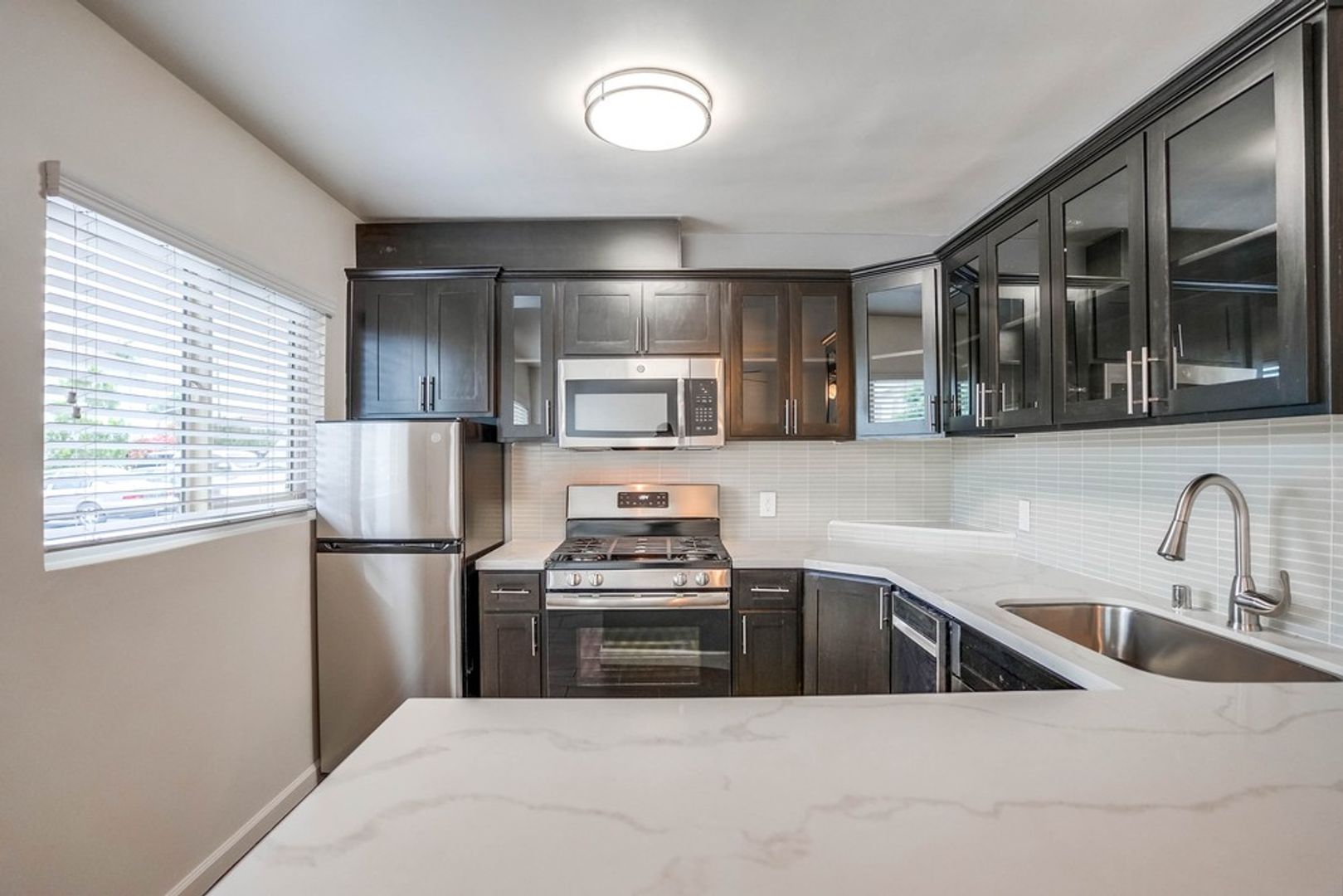 Los Angeles Apartment: 3528 W. Adams Blvd.