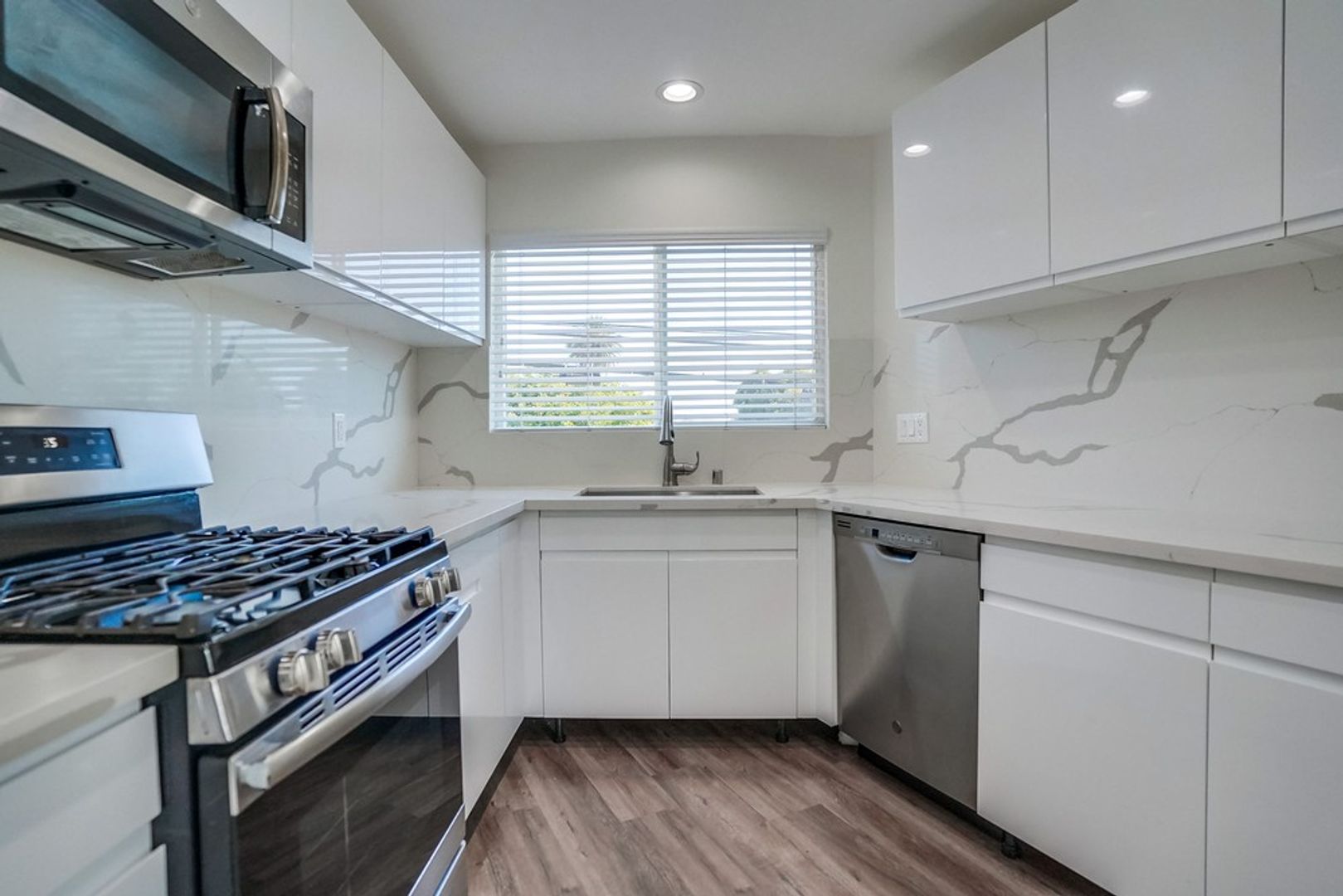 Inglewood Apartment: 715 Marlborough Ave