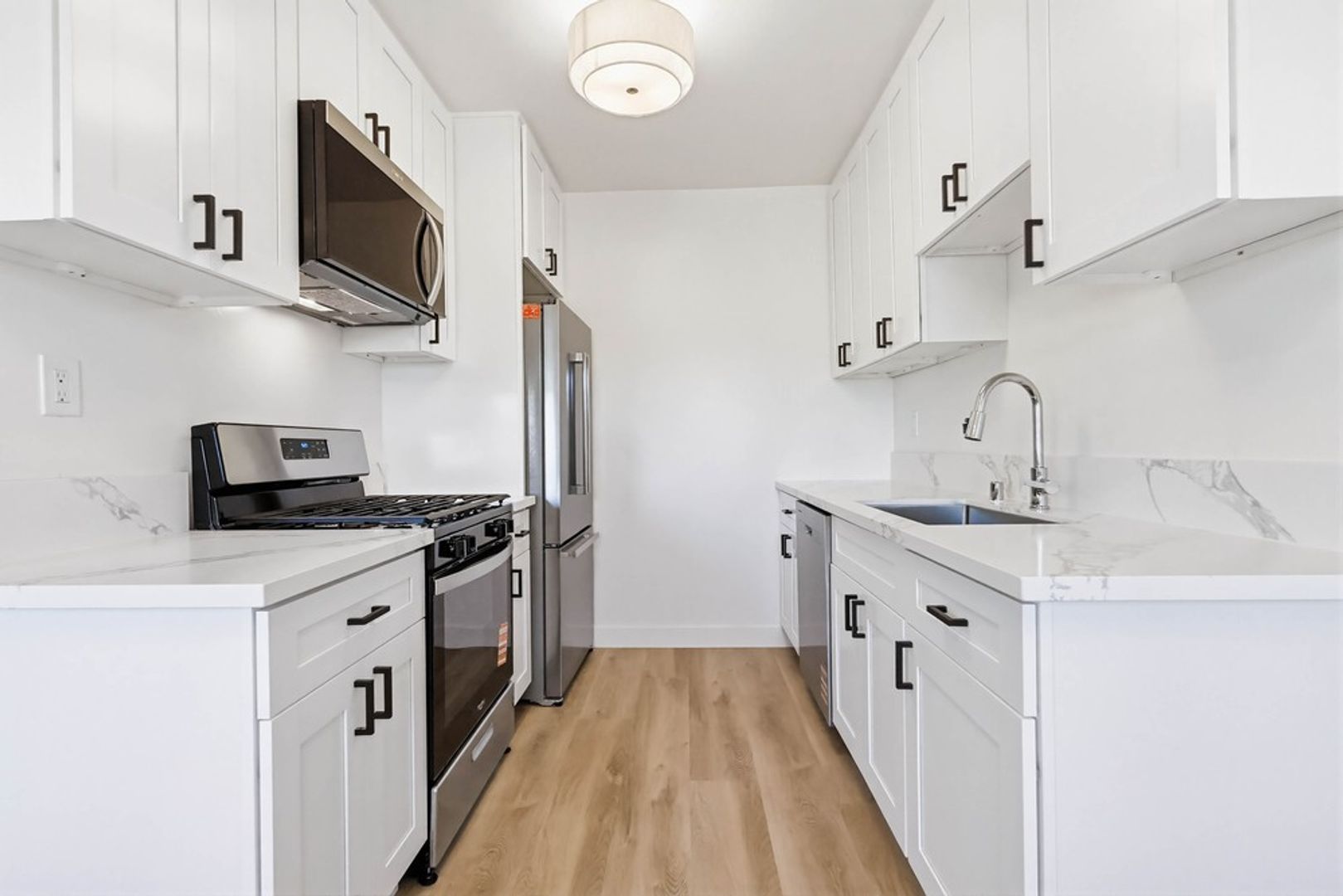 Los Angeles Apartment: 6735 Brynhurst Ave