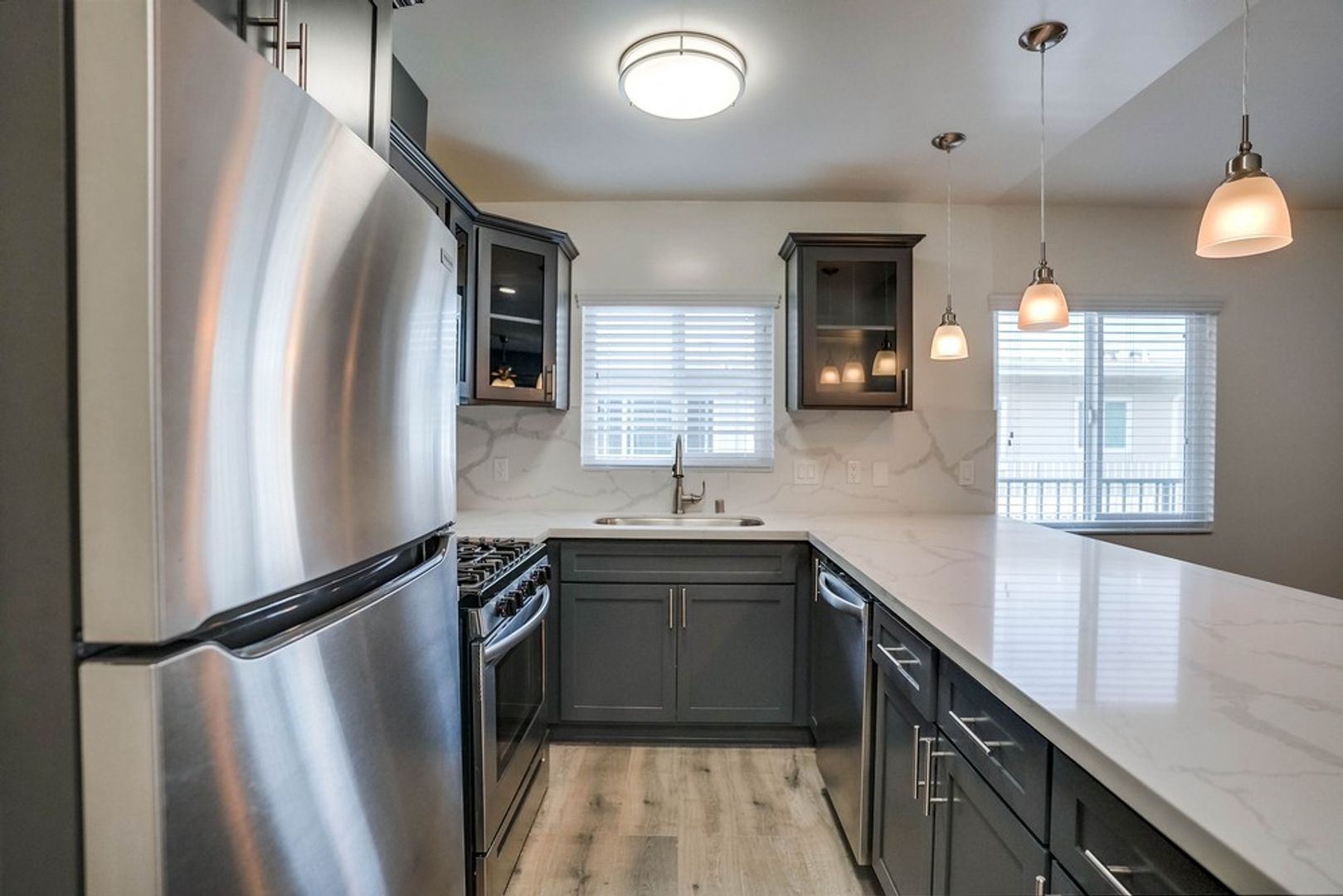 Inglewood Apartment: 822 N. Inglewood Ave