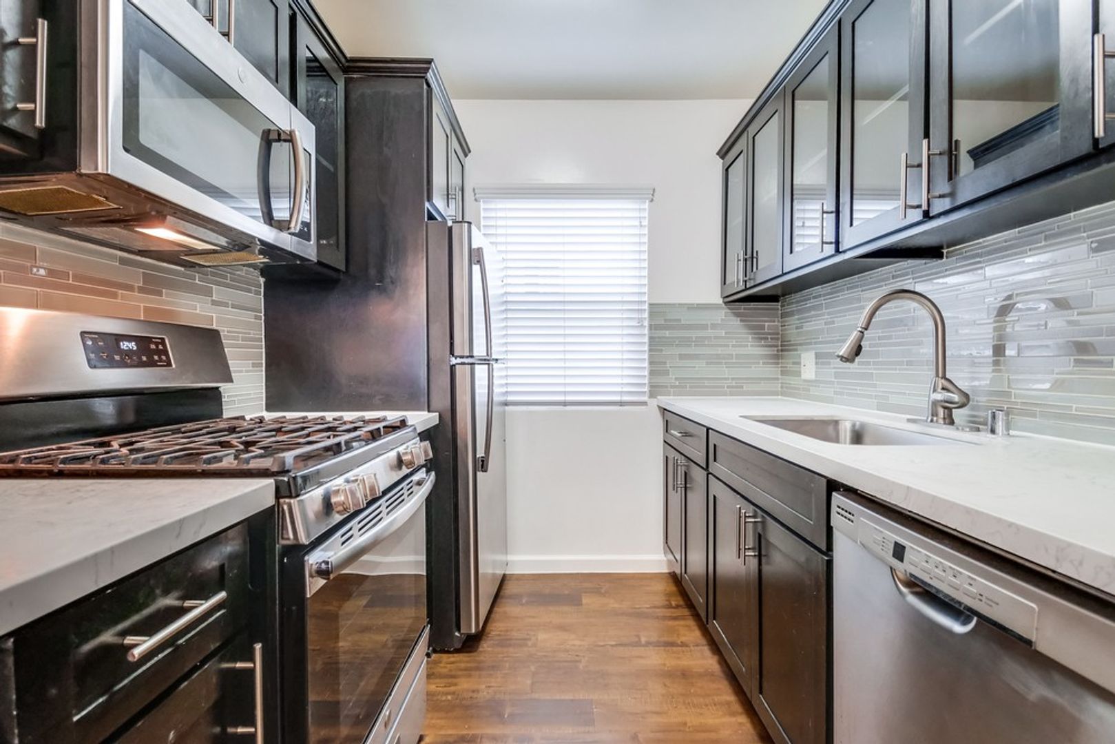 Inglewood Apartment: 435 W. Regent St