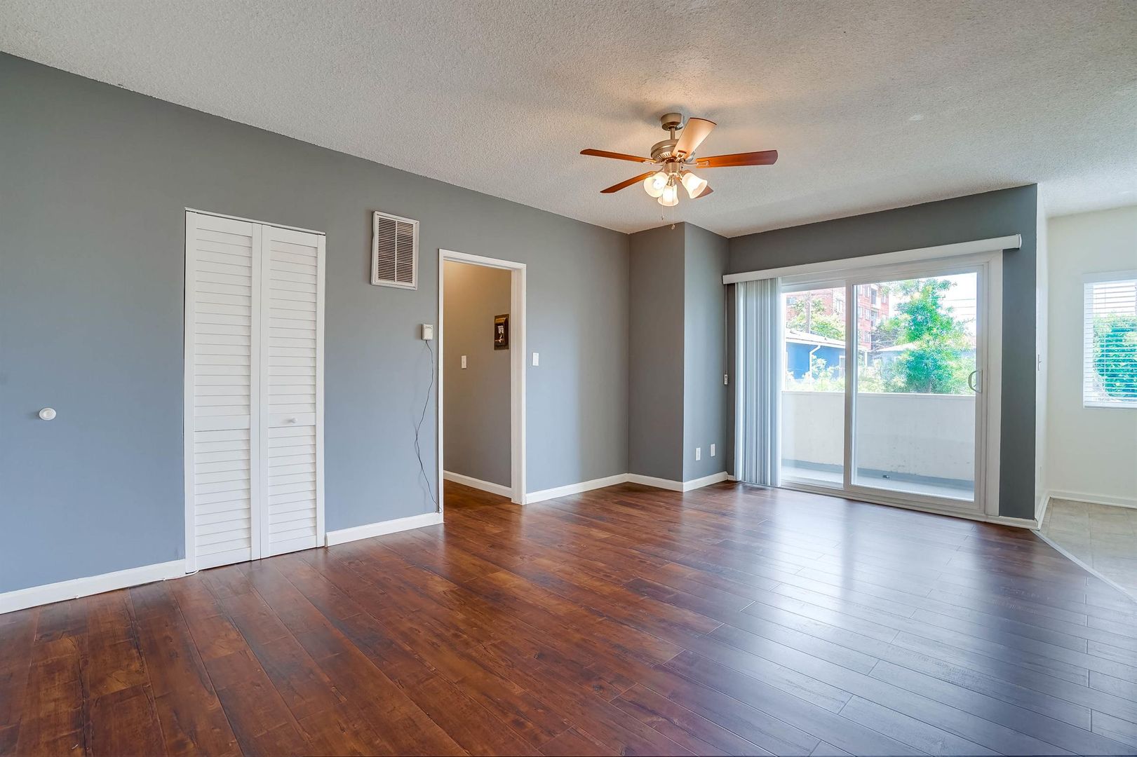 537 W. Hyde Park Blvd