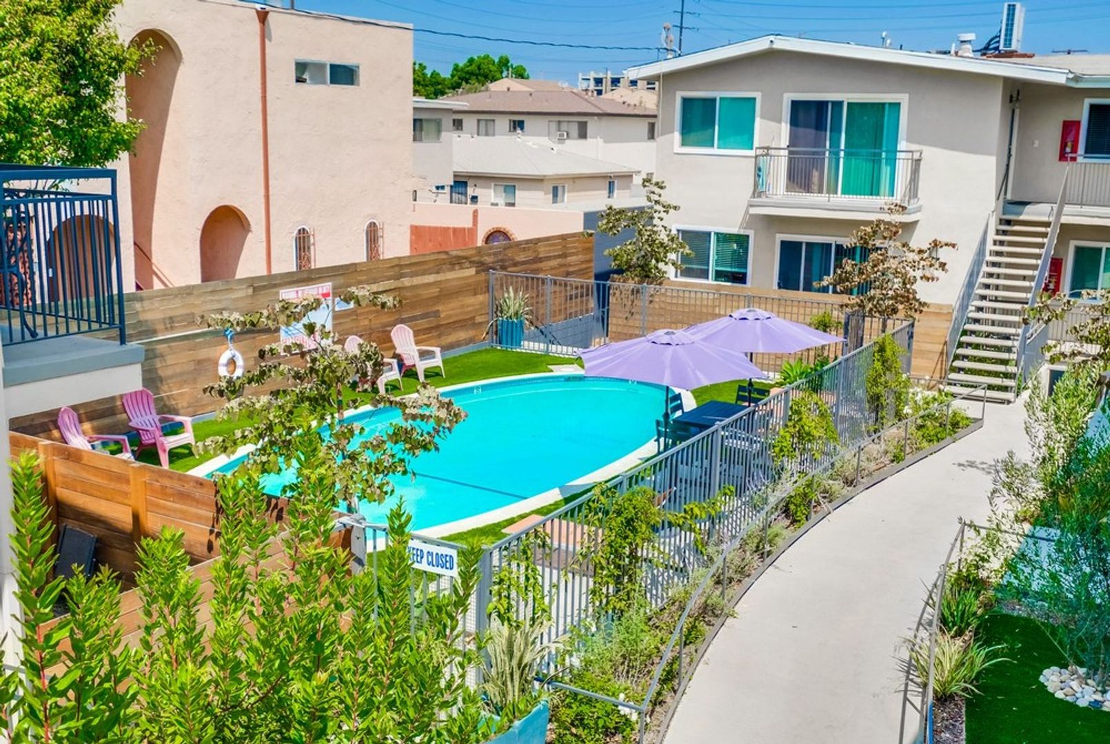 Inglewood Apartment: 333 W. Queen St