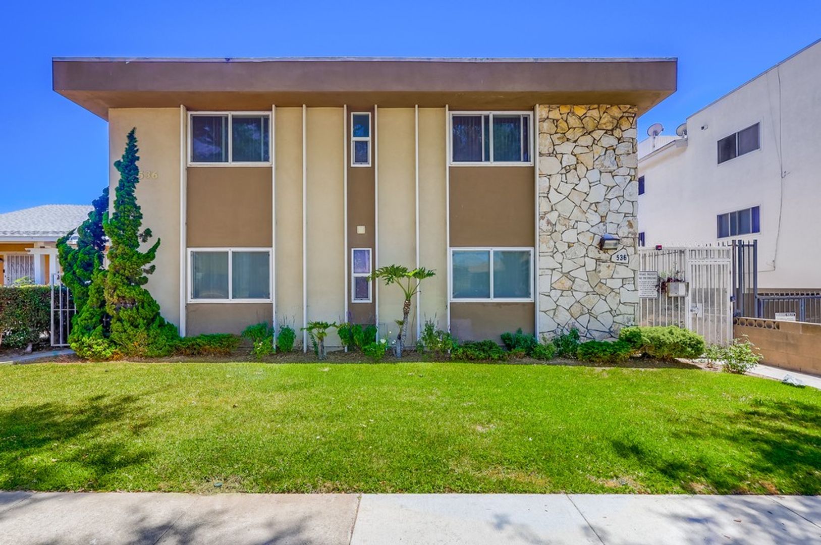 Inglewood Apartment: 536 S. Flower St