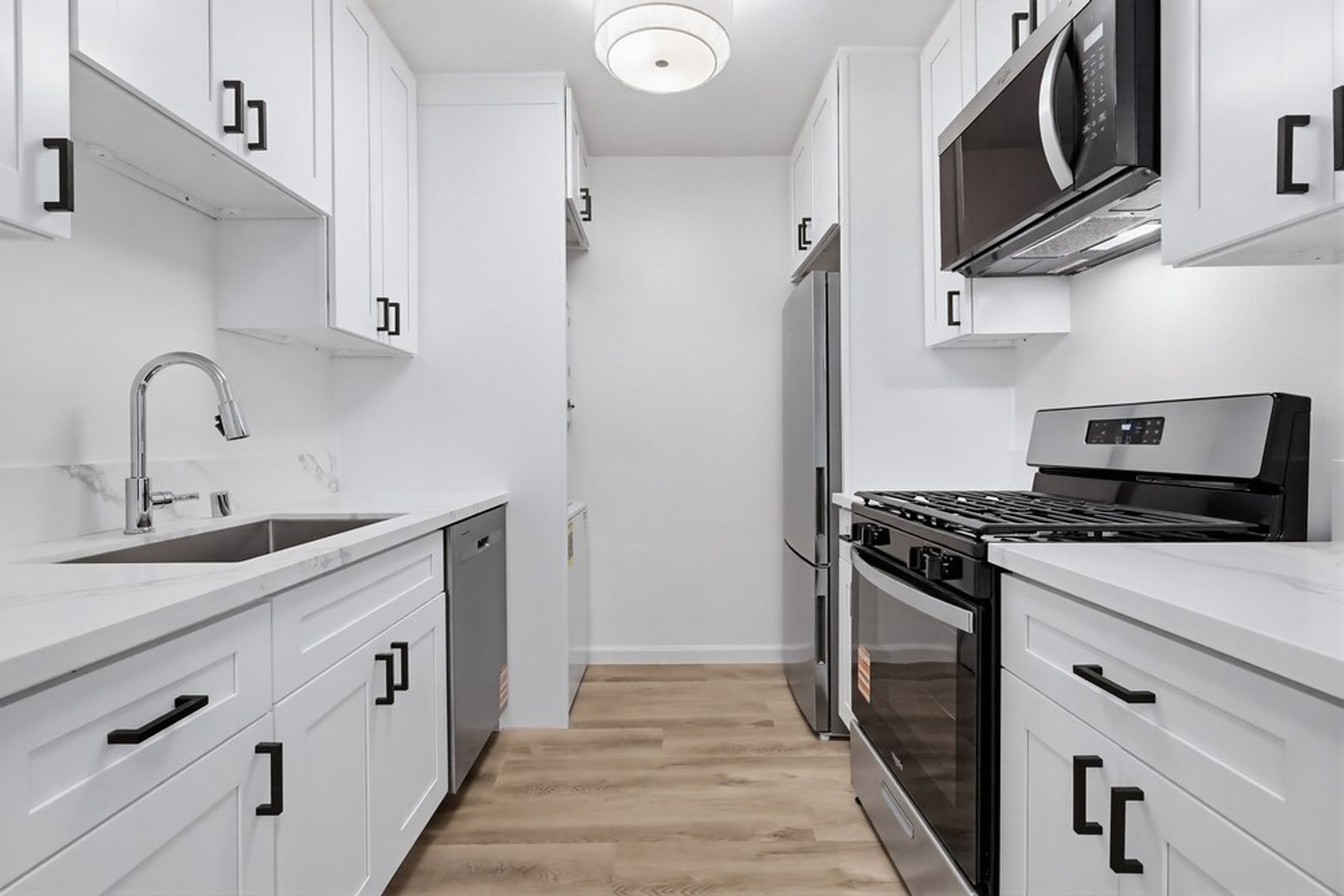 Los Angeles Apartment: 6735 Brynhurst Ave