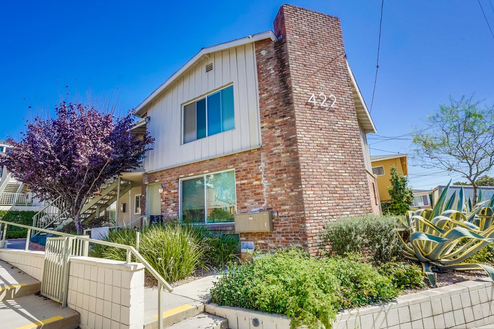 Inglewood Apartment: 422 - 426 Exton Ave