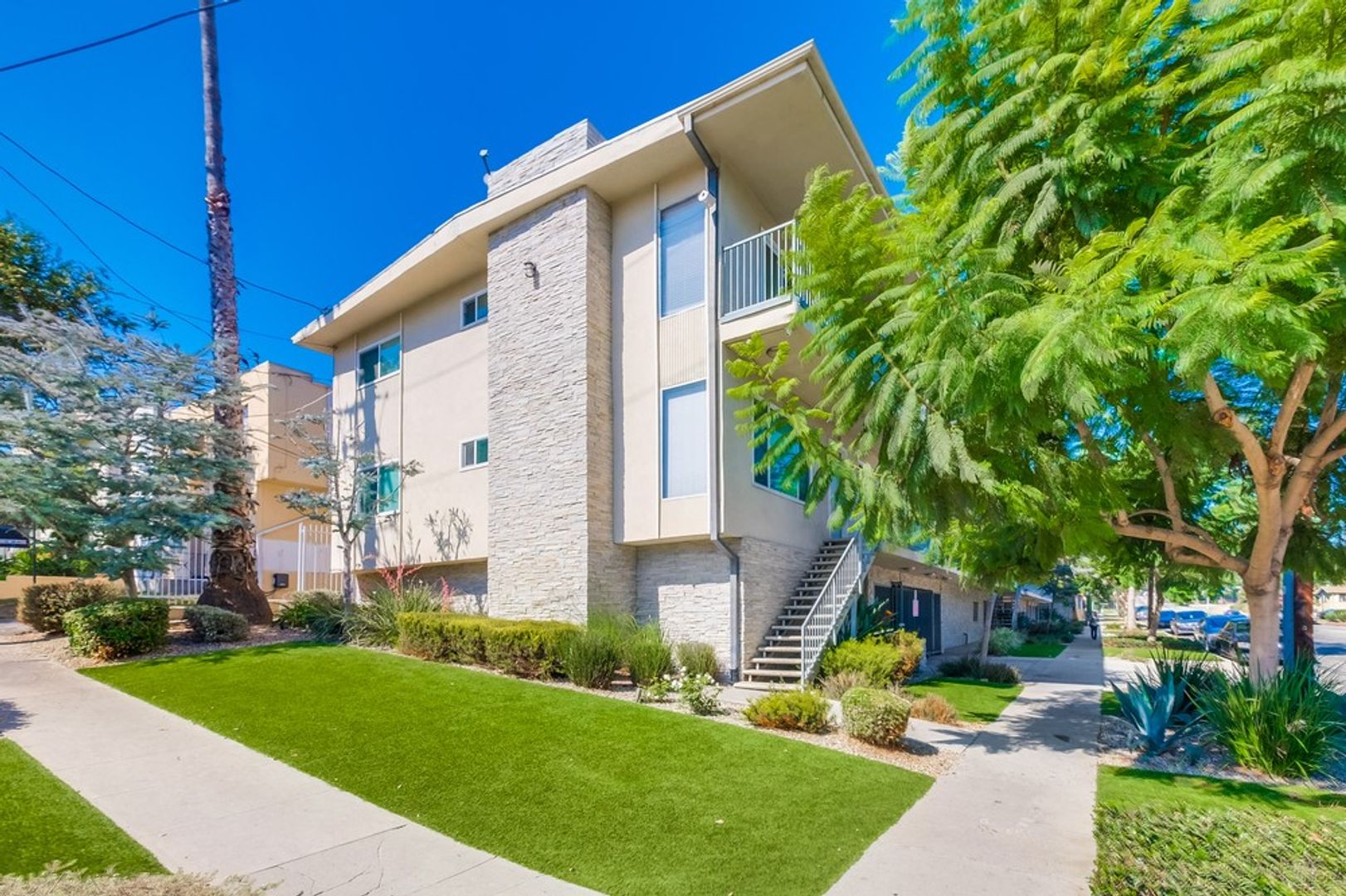 Inglewood Apartment: 501 Marlborough Ave